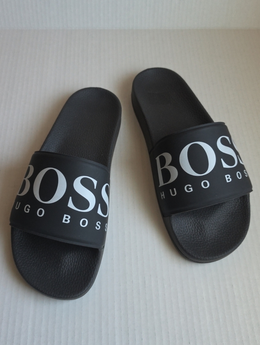 $255 Hugo Boss ITALY Men's Solar Slide Sandal Black  Sz. 9 Worn ONCE EXCELLENT!!
